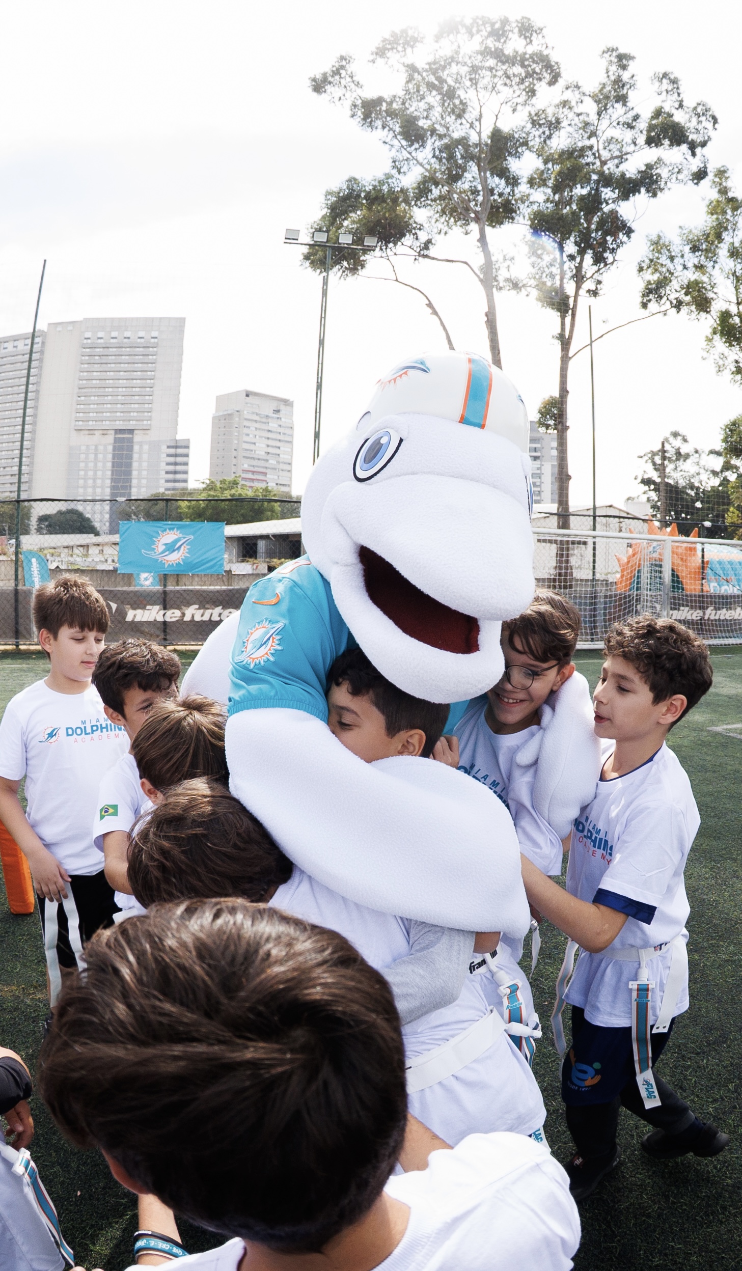 Miami Dolphins Academy realiza clínicas de flag football para jovens e treinadores no Brasil